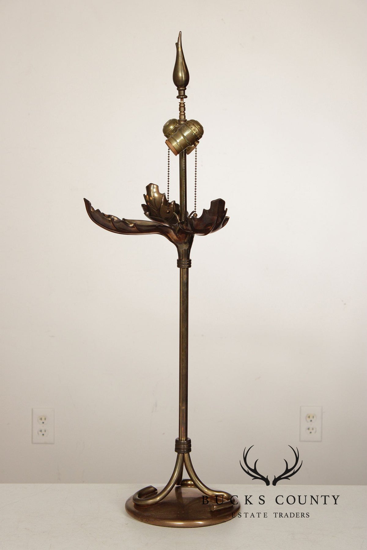 Vintage Chapman Brass Acanthus Leaf Table Lamp