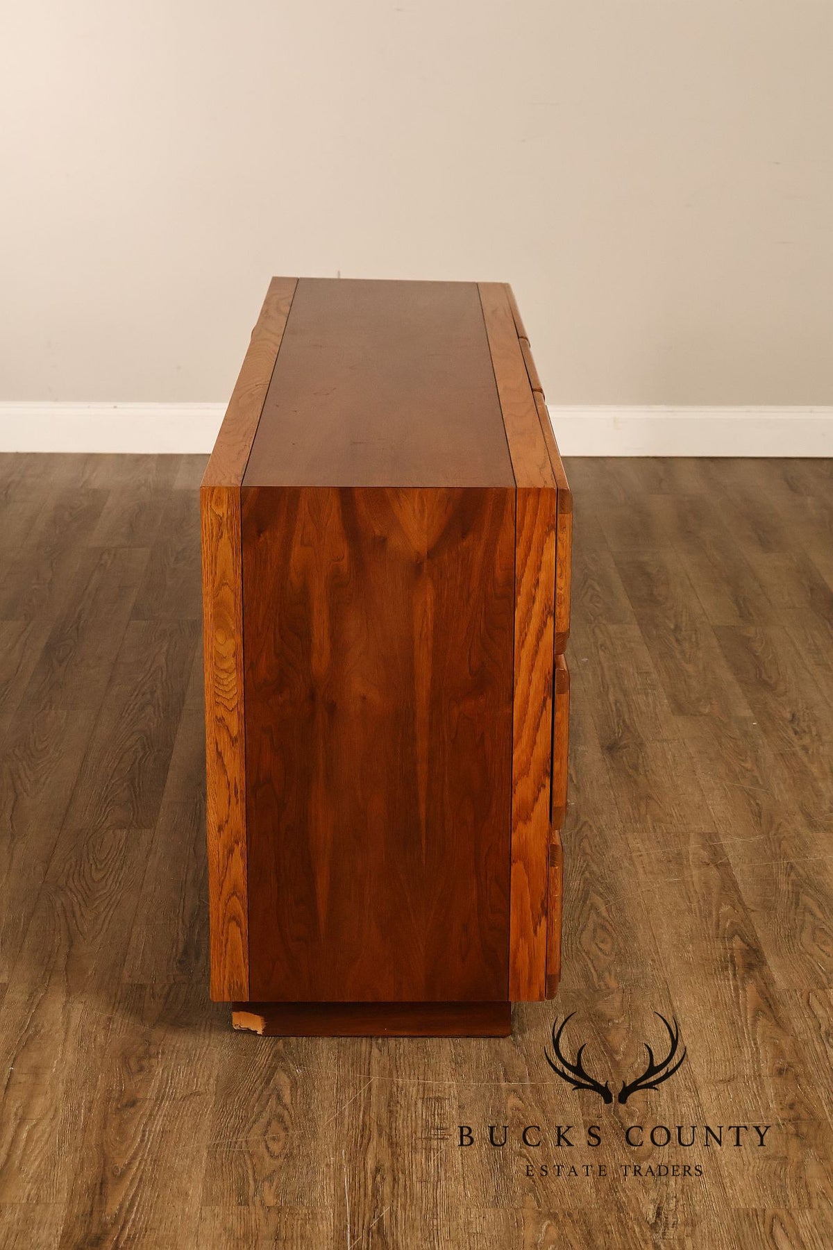 Lane Mid Century Modern Walnut 9 Drawer Dresser