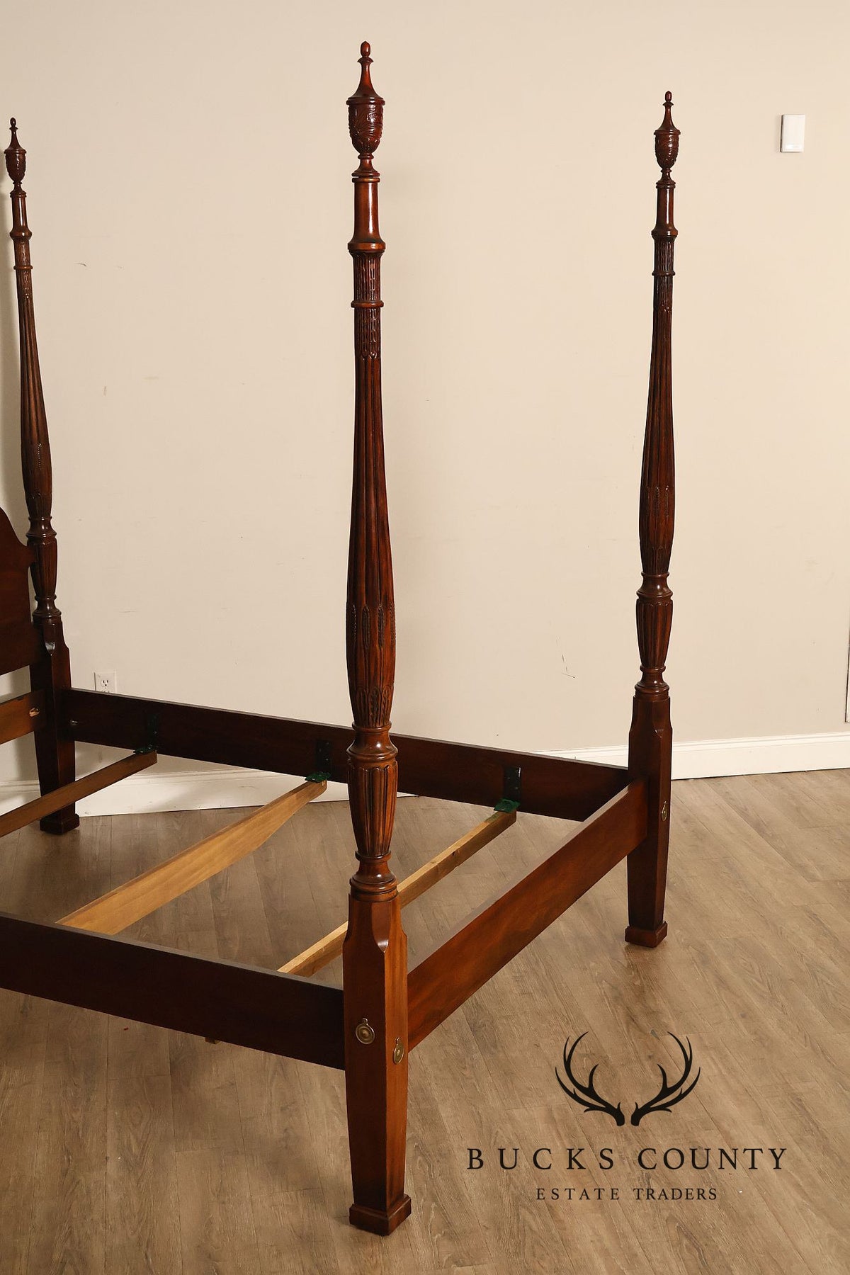 Drexel Heritage Mahogany Rice Carved Queen Poster Bed
