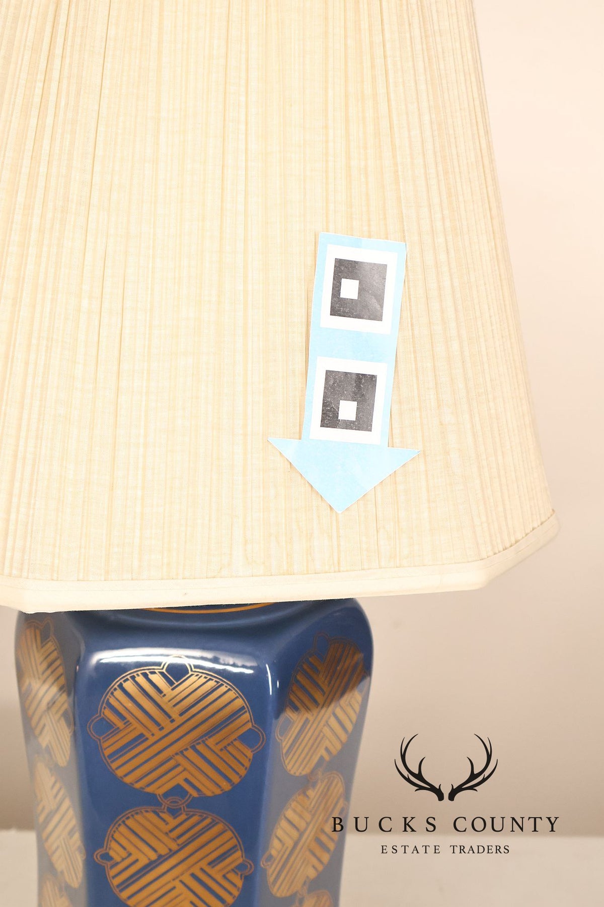 Contemporary Asian Style Pair of Porcelain Table Lamps