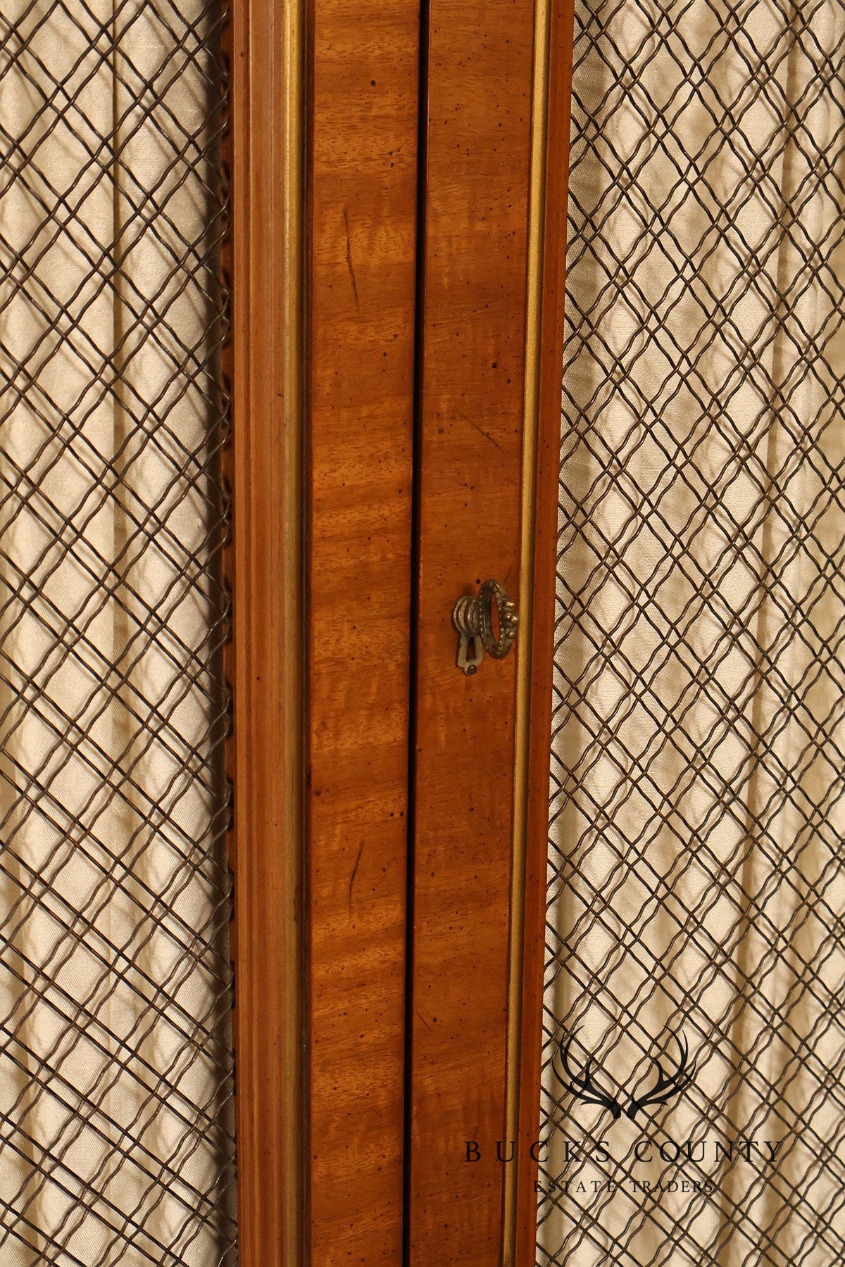 Henredon Vintage Pair Of Walnut Louis XVI Style Bookcases
