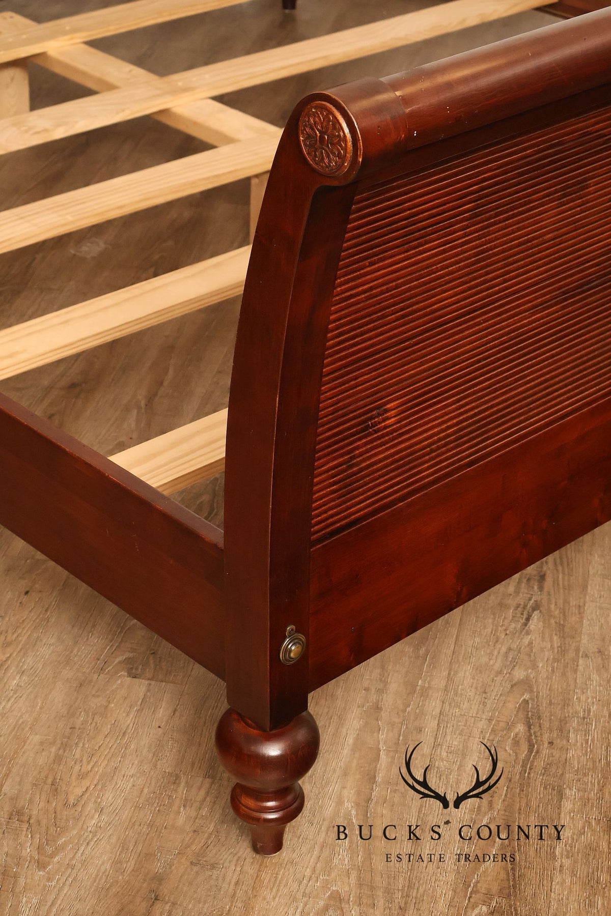 Ethan Allen 'British Classics' King Sleigh bed