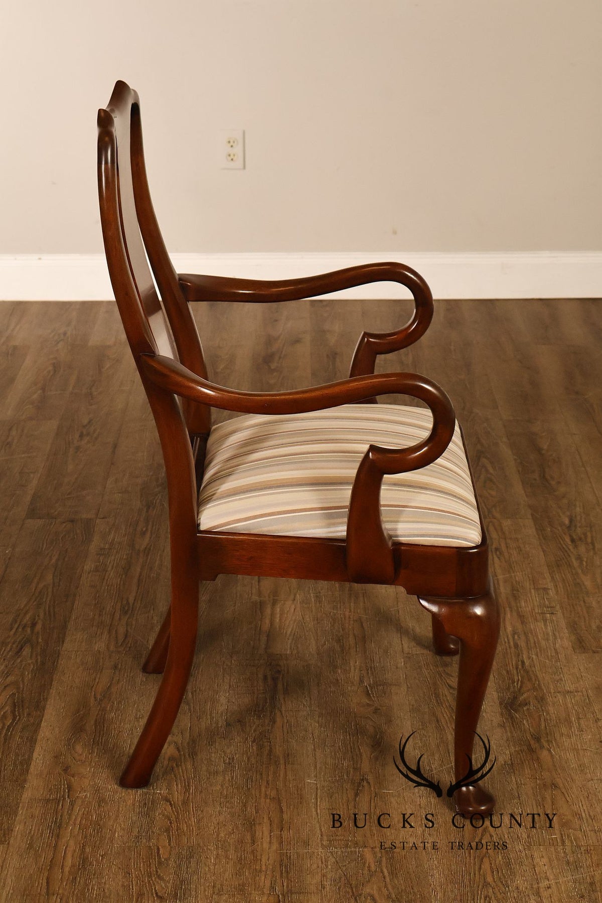 Kittinger Queen Anne Style Pair of Mahogany Gooseneck Armchairs