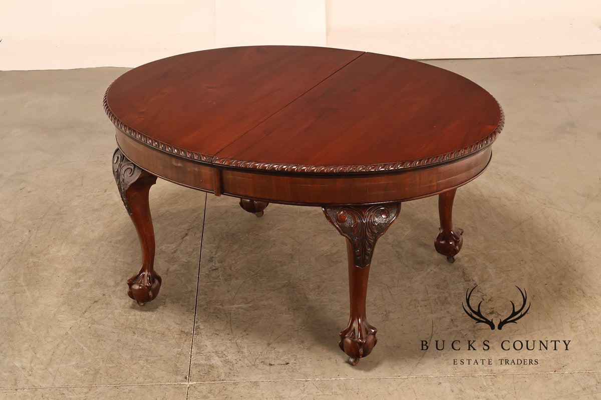 Antique Chippendale Style Mahogany Extendable Oval Dining Table