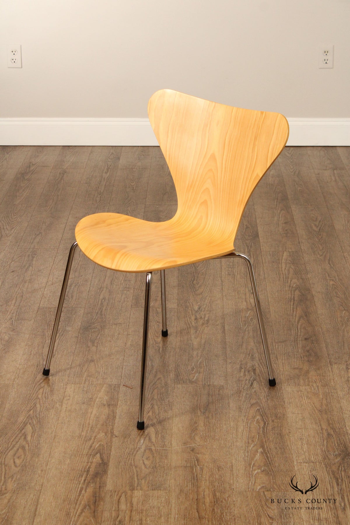 ARNE JACOBSEN FOR FRITZ HANSEN DANISH MODERN SET OF SIX DINING CHAIRS