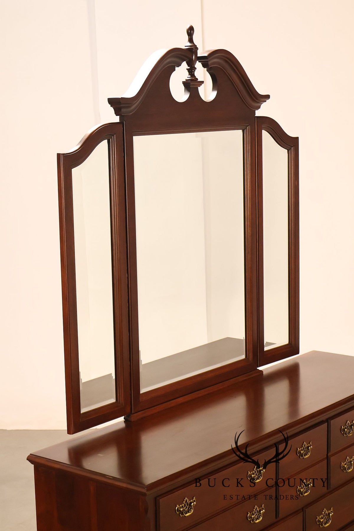 Cochran Mahogany Chippendale Style Cherry Dresser With Mirror