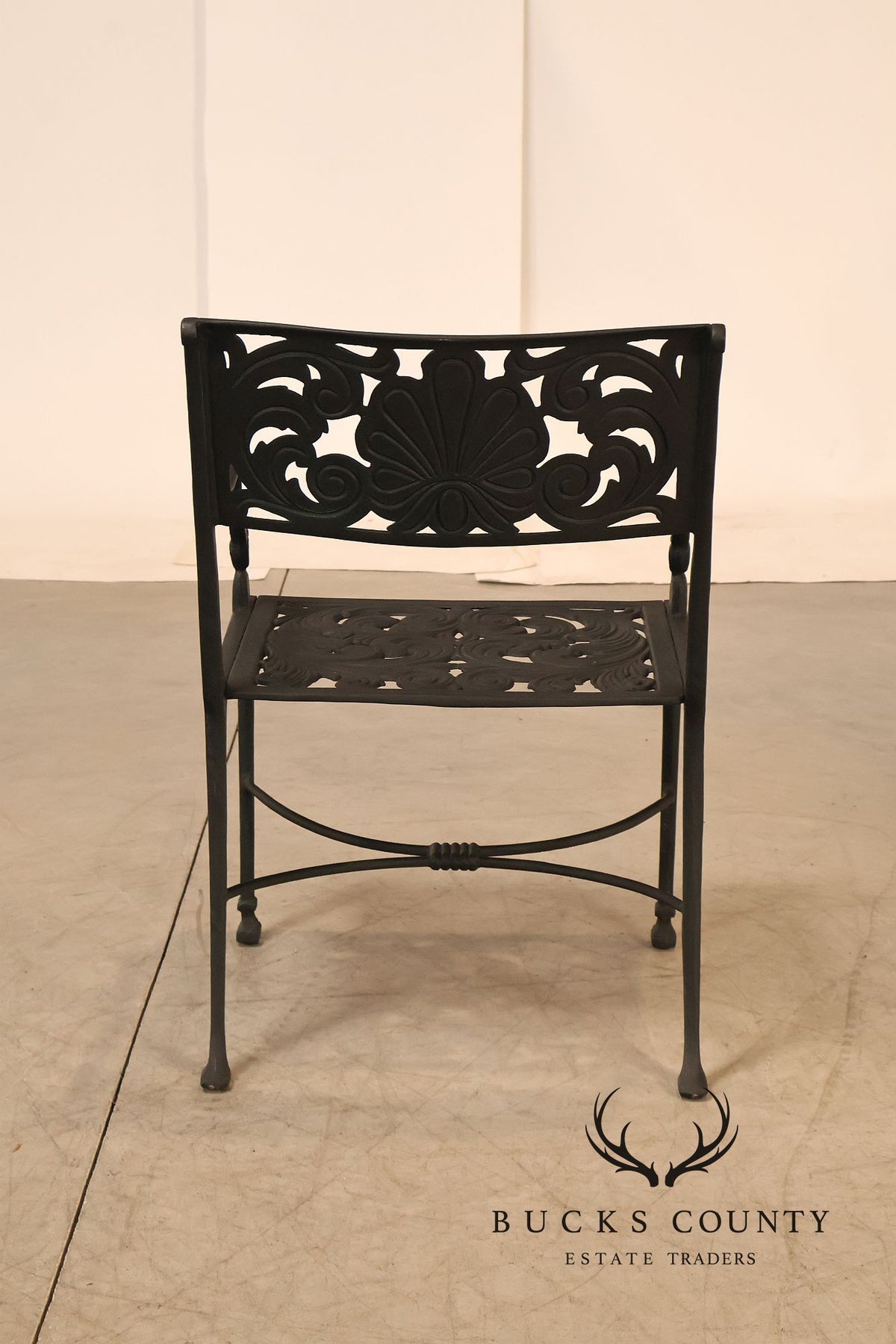 Cast Aluminum Outdoor Dining Set With Pierced Decoration