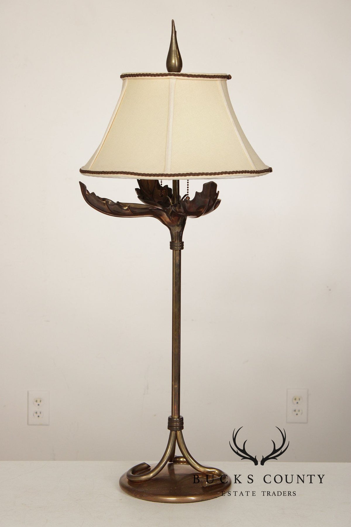 Vintage Chapman Brass Acanthus Leaf Table Lamp