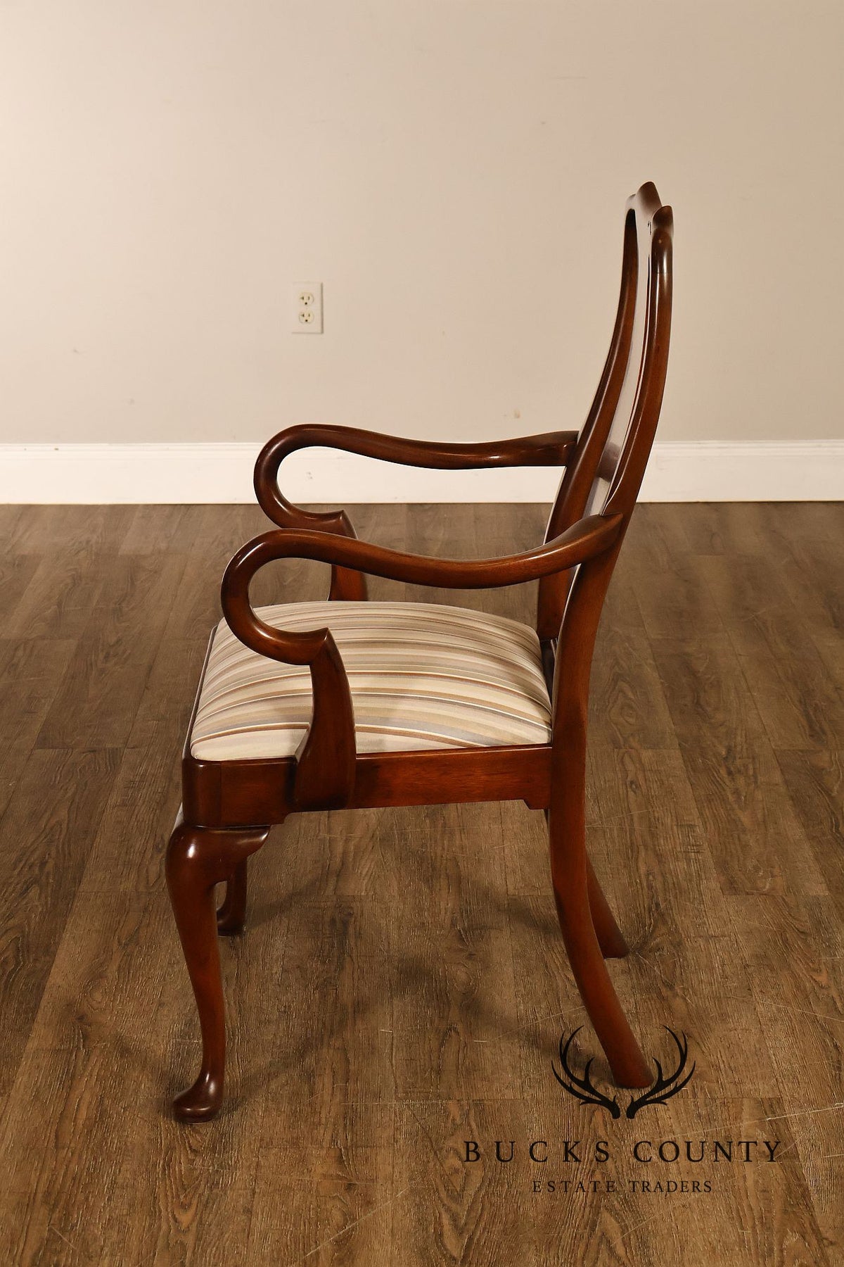 Kittinger Queen Anne Style Pair of Mahogany Gooseneck Armchairs