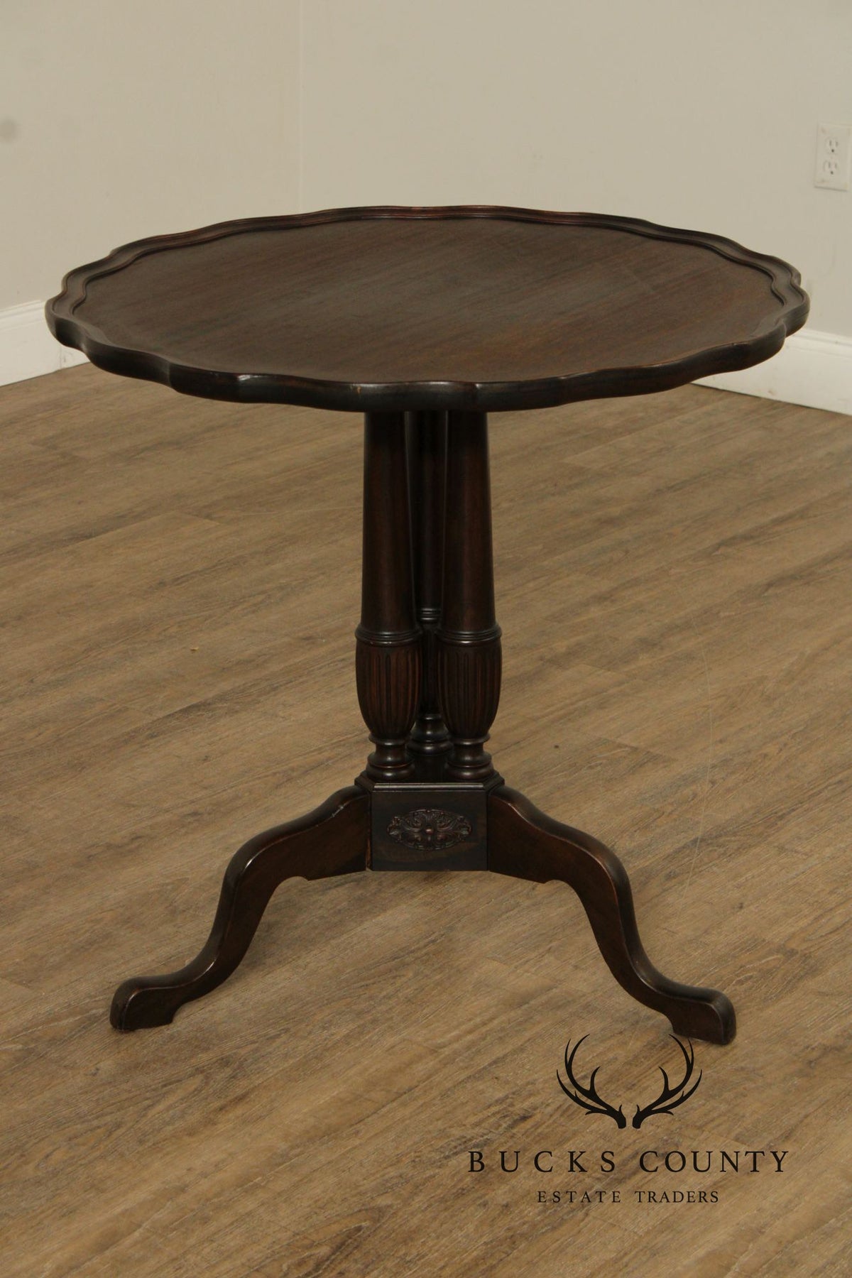 Queen Anne Style Mahogany Tilt Top Tea Table
