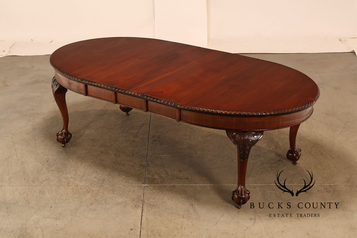 Antique Chippendale Style Mahogany Extendable Oval Dining Table