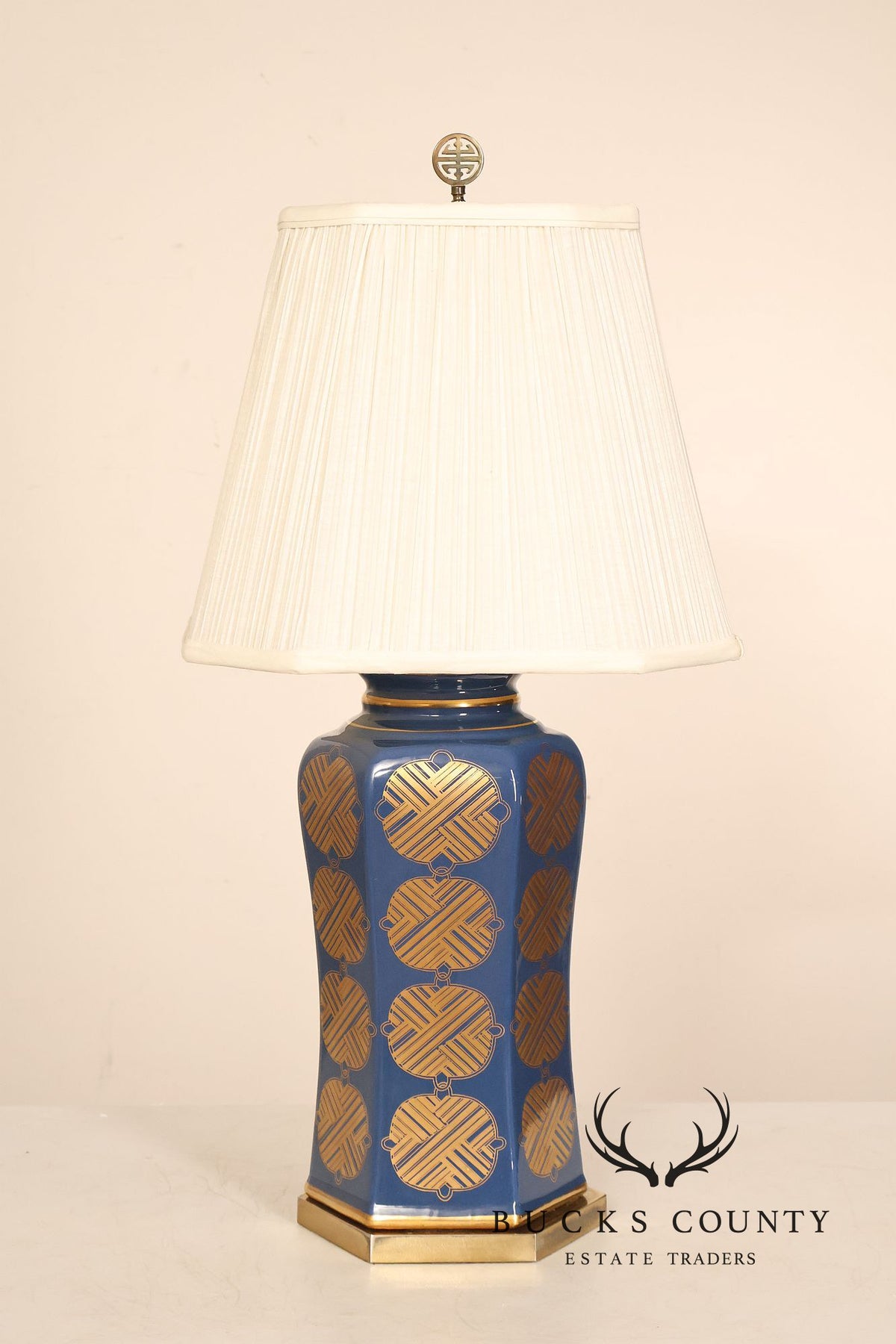 Contemporary Asian Style Pair of Porcelain Table Lamps