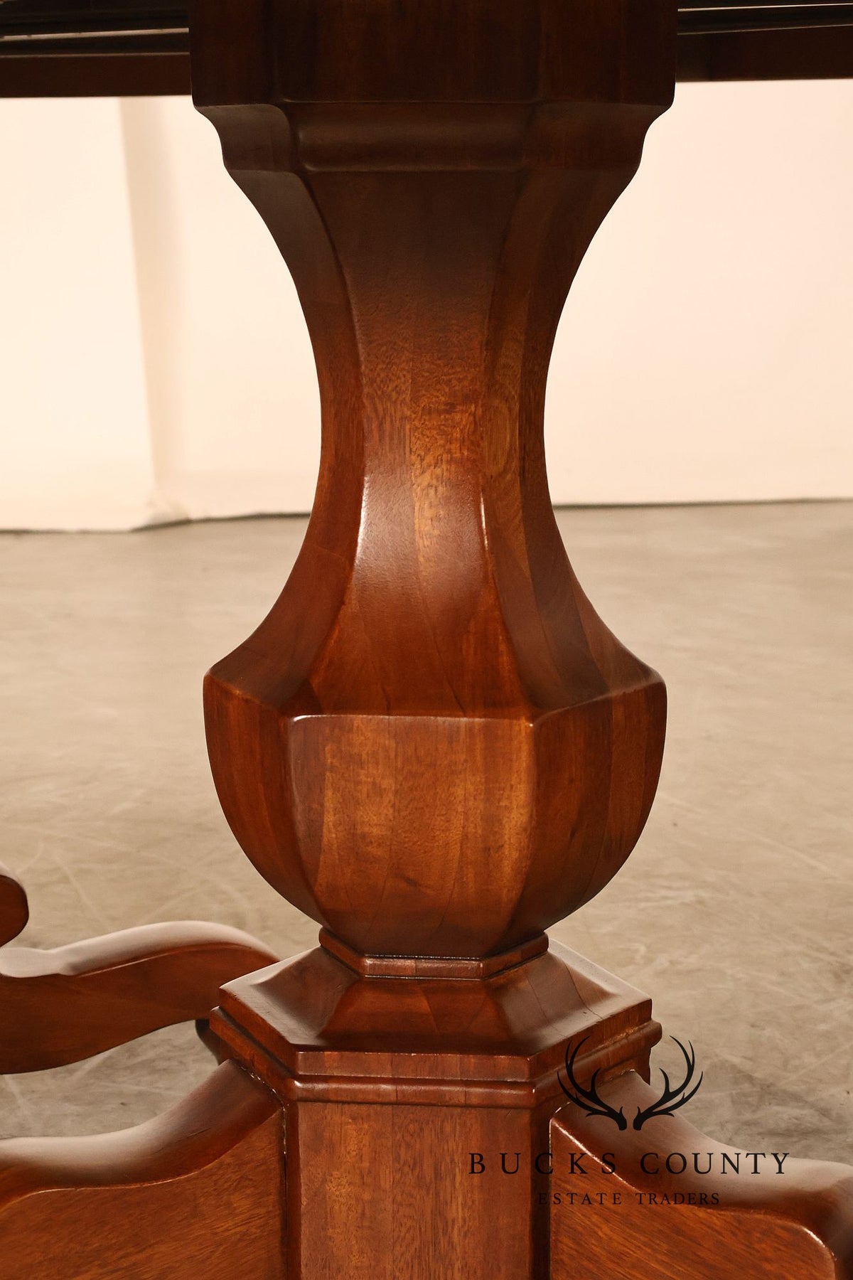 Henredon Oval Double Pedestal Extension Dining Table With Three Leaves