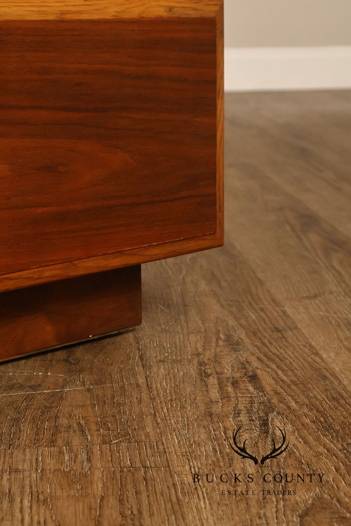 Lane Mid Century Modern Walnut 9 Drawer Dresser