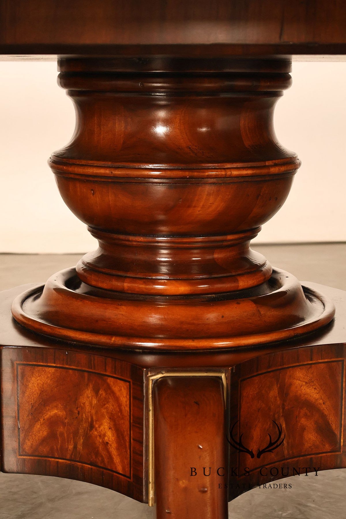 Theodore Alexander Althorp Living History Flame Mahogany Oval Expansion Dining Table
