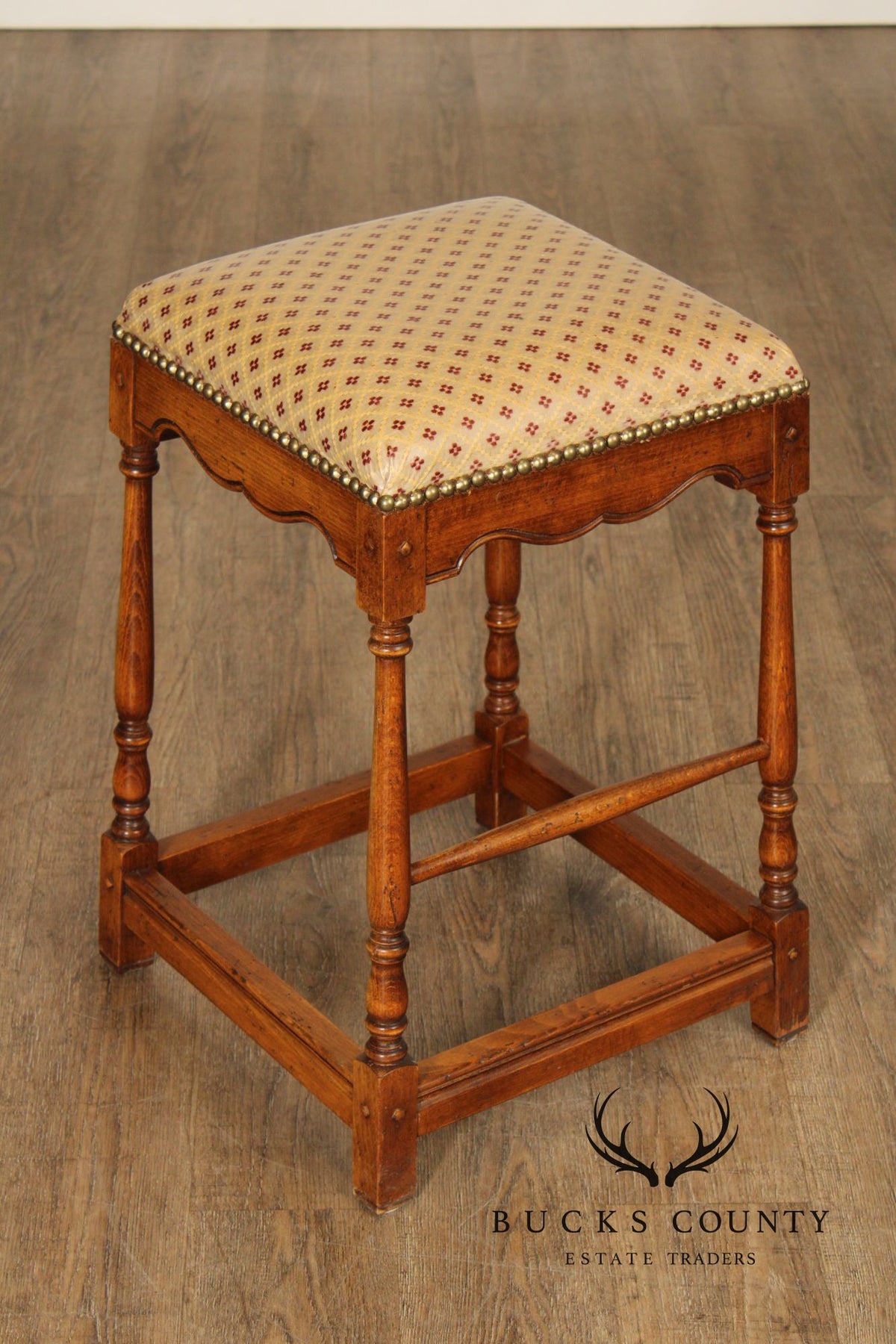 English Traditional Style Set of Three Counter Stools