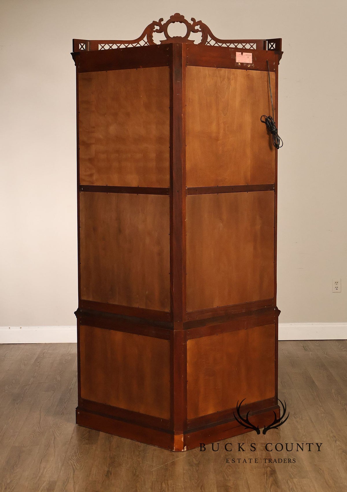 Henkel Harris Chippendale Style Genuine Mahogany Corner Cabinet