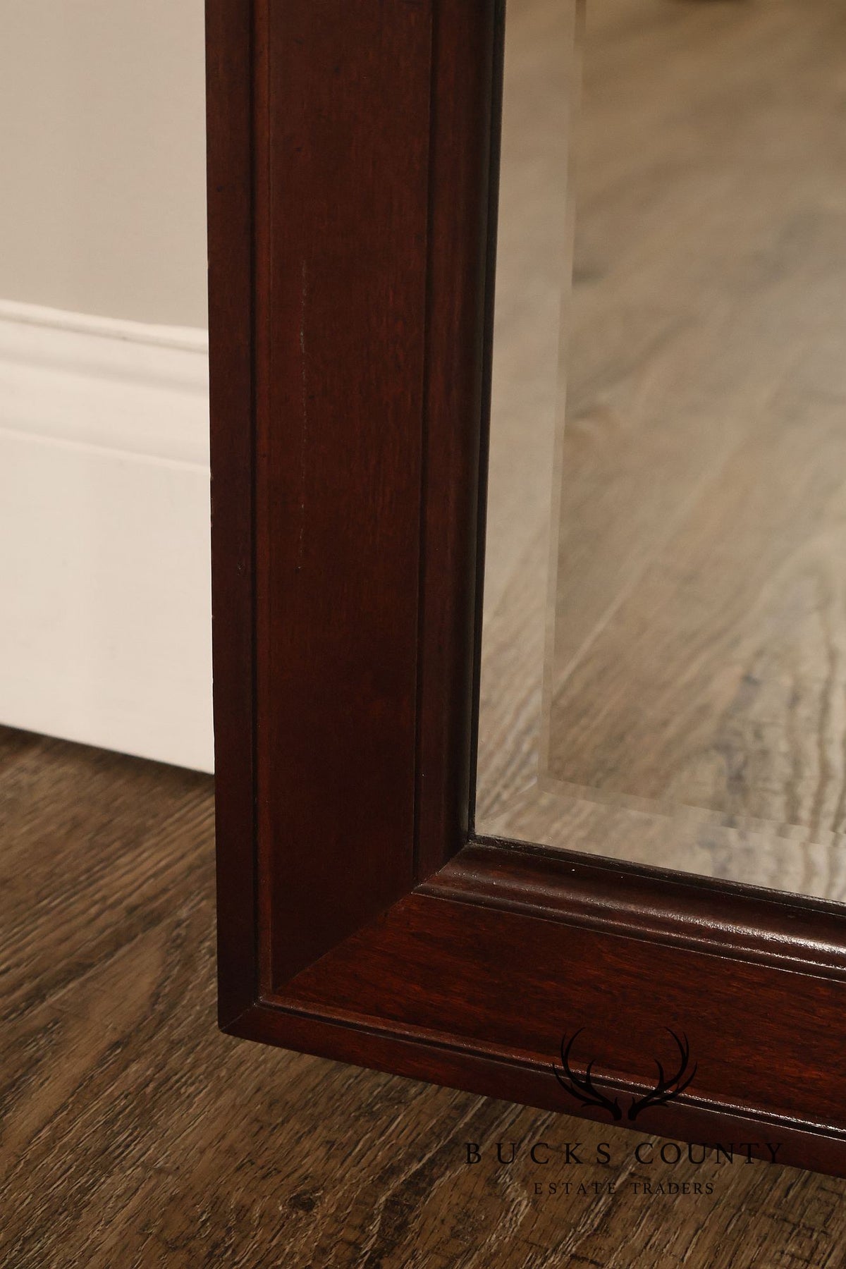 Thomasville 'Collectors Cherry' Tri-Fold Dresser Mirror