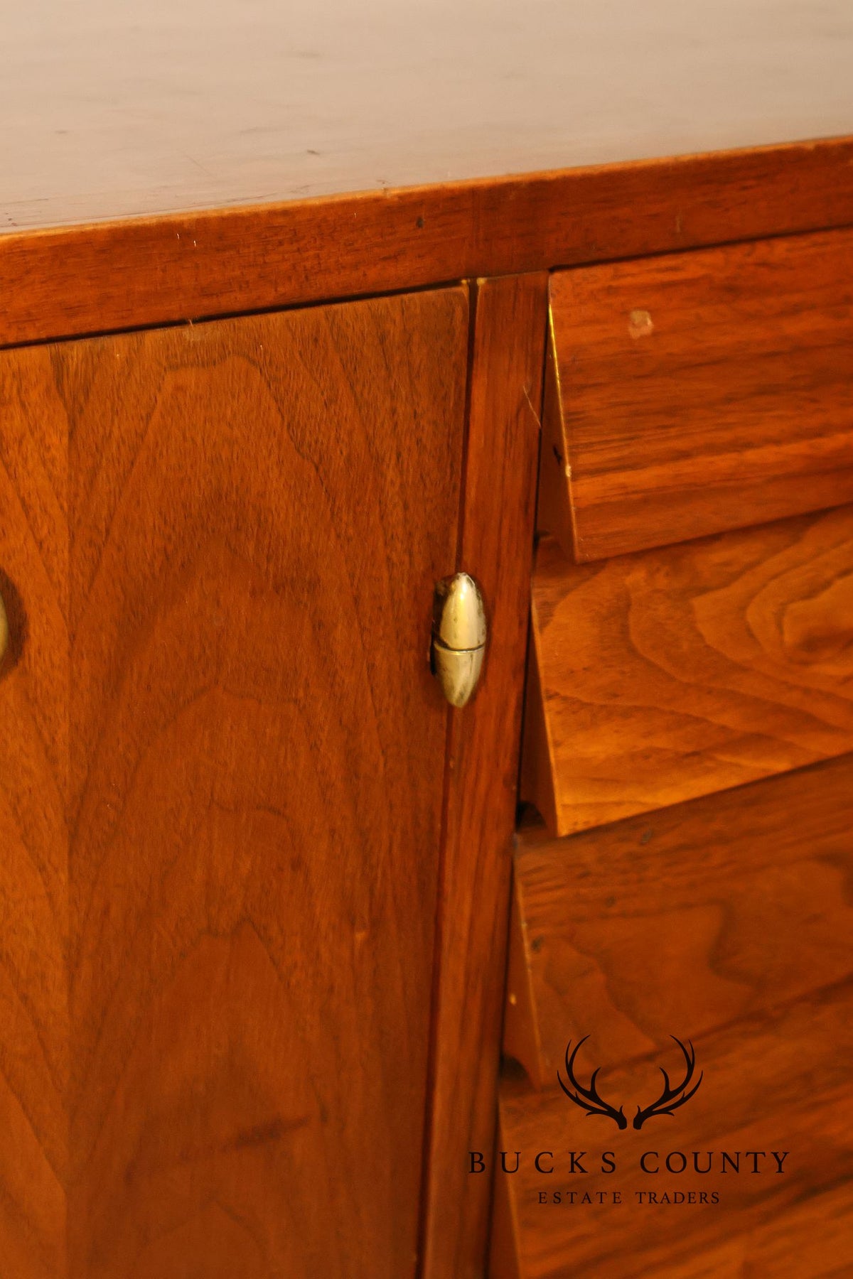 Merton Gershun For American Of Martinsville Mid Century Modern Walnut Lowboy Dresser