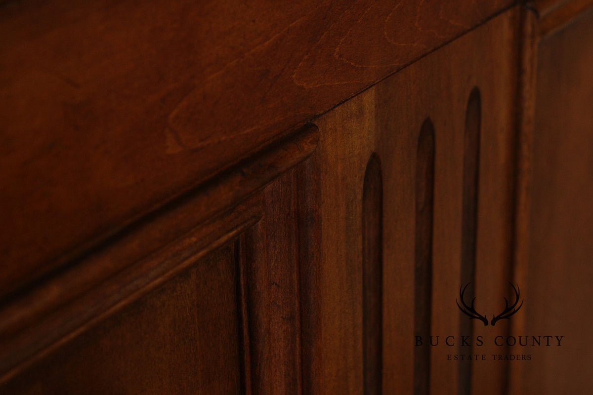 ETHAN ALLEN ‘NEW COUNTRY’ MAPLE QUEEN SLEIGH BED