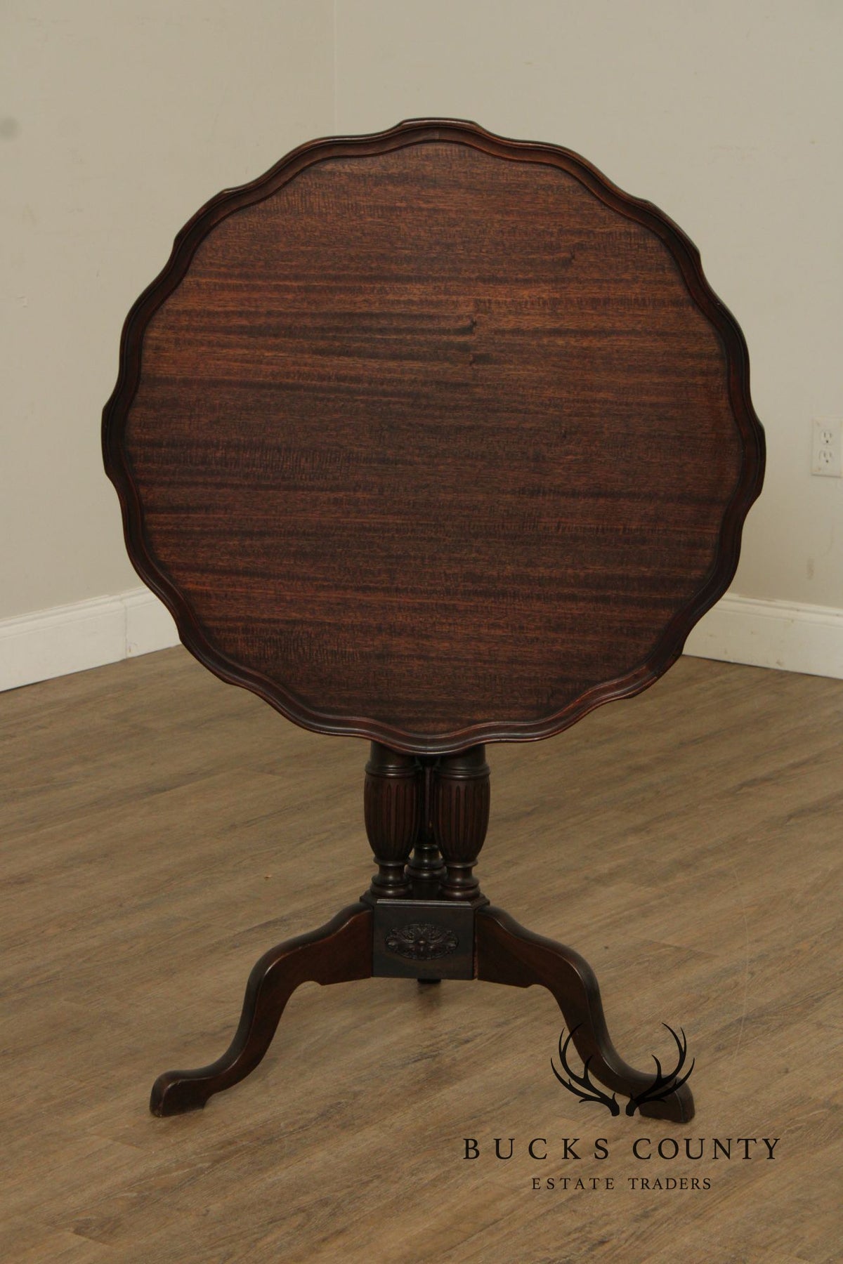 Queen Anne Style Mahogany Tilt Top Tea Table