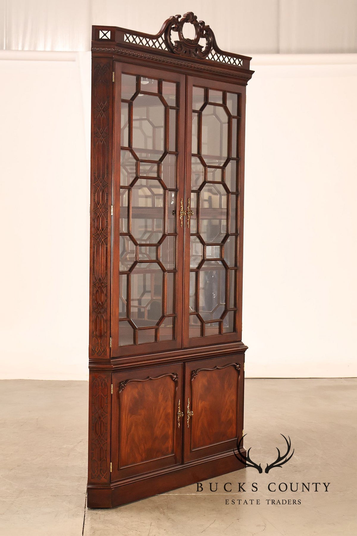 Henkel Harris Mahogany Chippendale Style Corner China Cabinet
