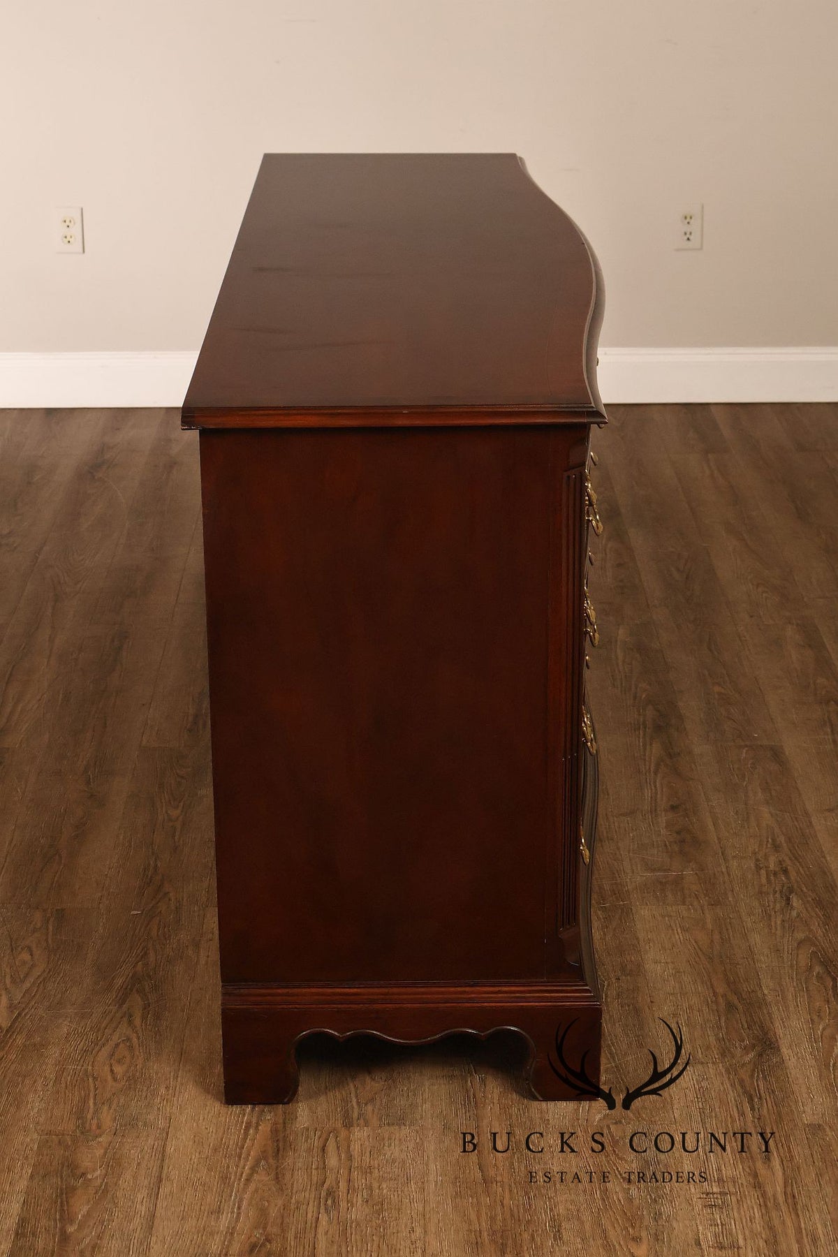 Drexel Heritage Georgian Style Mahogany Twelve-Drawer Dresser