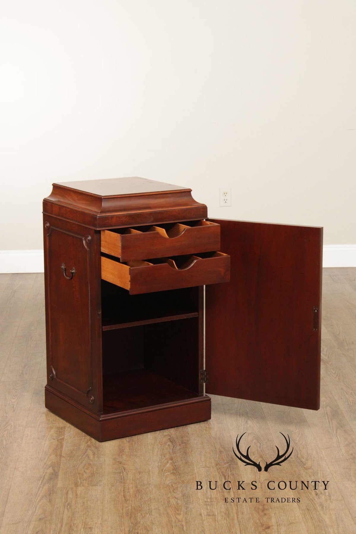 Georgian Style 1940's Custom Mahogany Silver Chest Cabinet