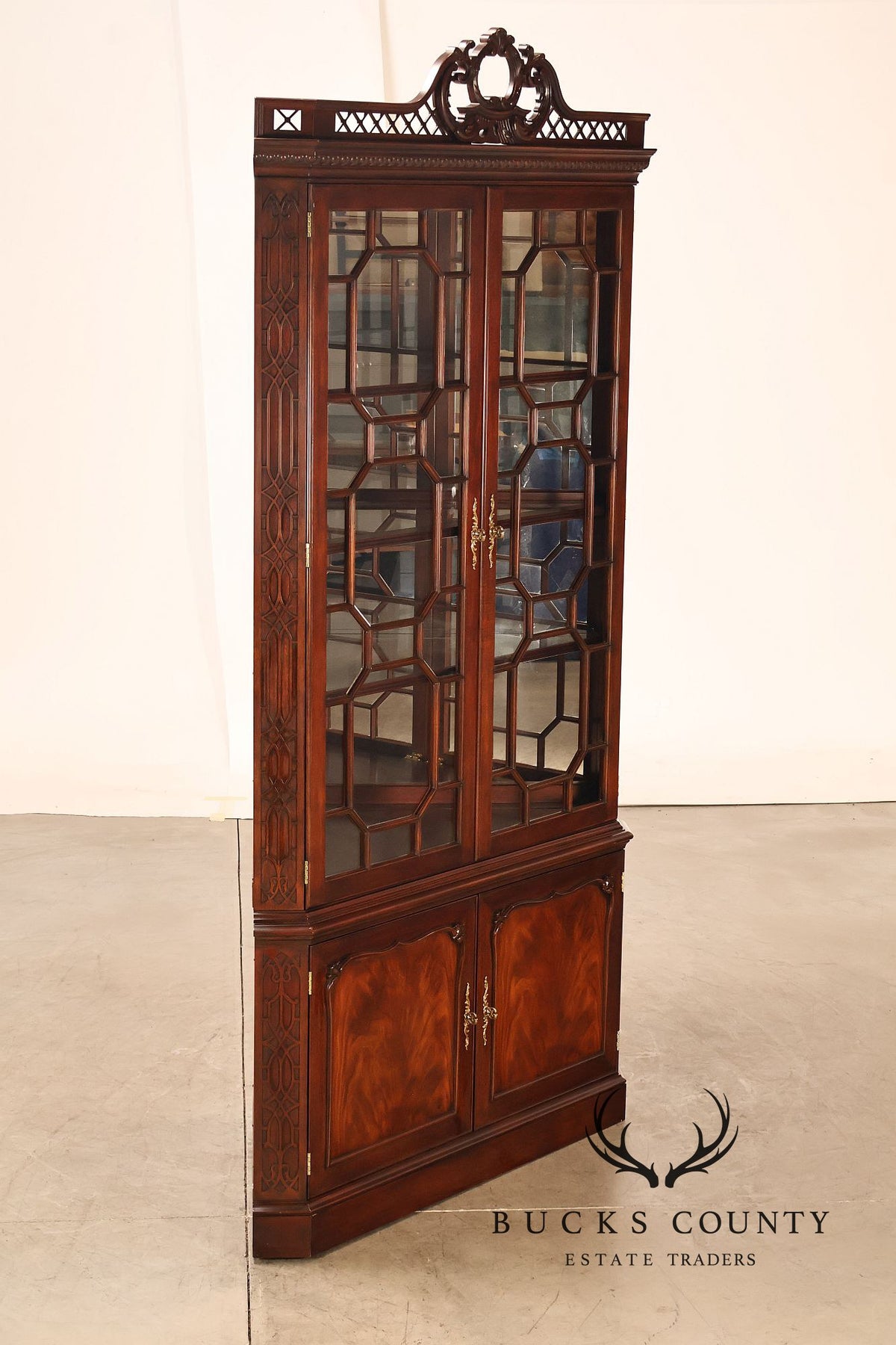 Henkel Harris Mahogany Chippendale Style Corner China Cabinet
