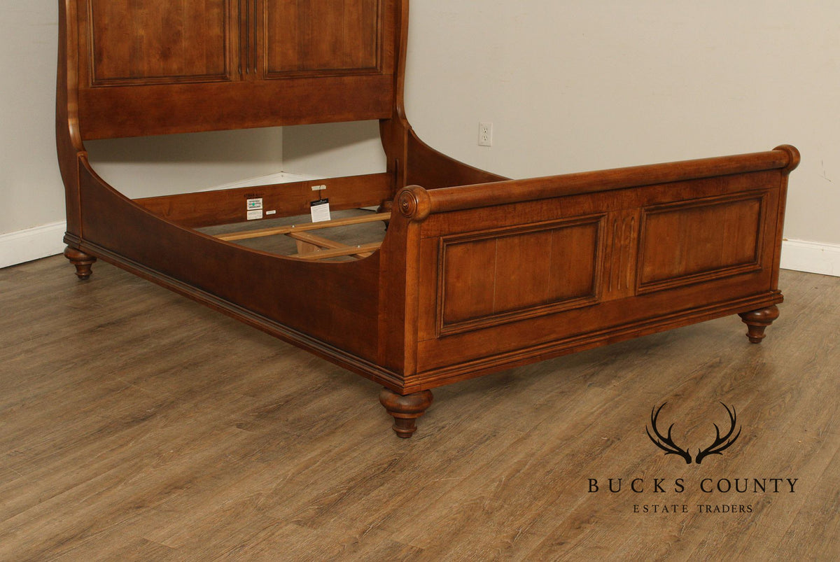 ETHAN ALLEN ‘NEW COUNTRY’ MAPLE QUEEN SLEIGH BED