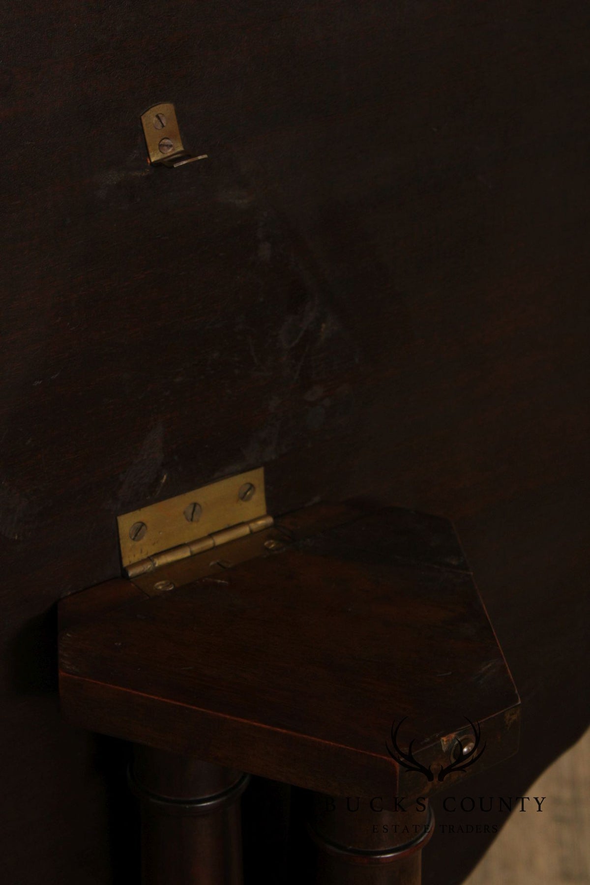 Queen Anne Style Mahogany Tilt Top Tea Table