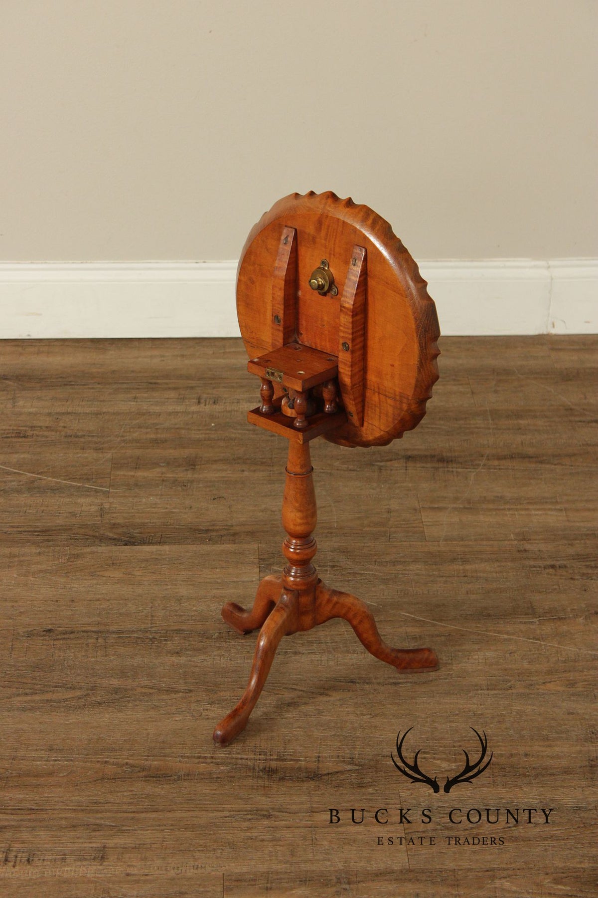 Queen Anne Style Tiger Maple Pie Crust Tilt Top Side Table
