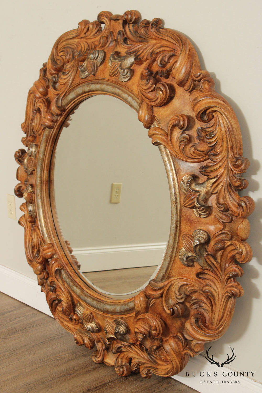 Roroco Style Italian Rococo Style Ornate Carved Round Wall Mirror