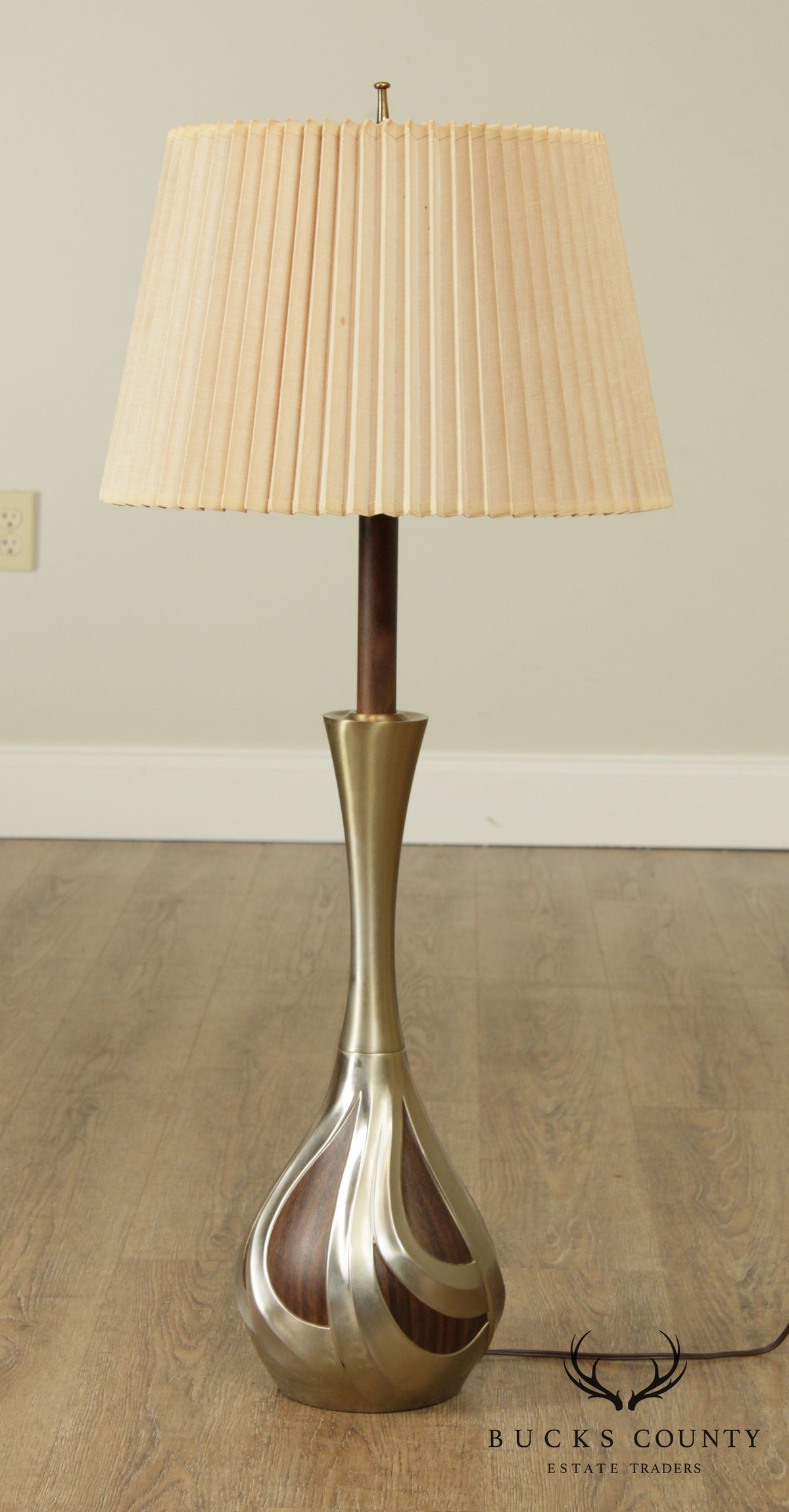 Stiffel Tony Paul Style Mid Century Modern Walnut, Brass Table Lamp