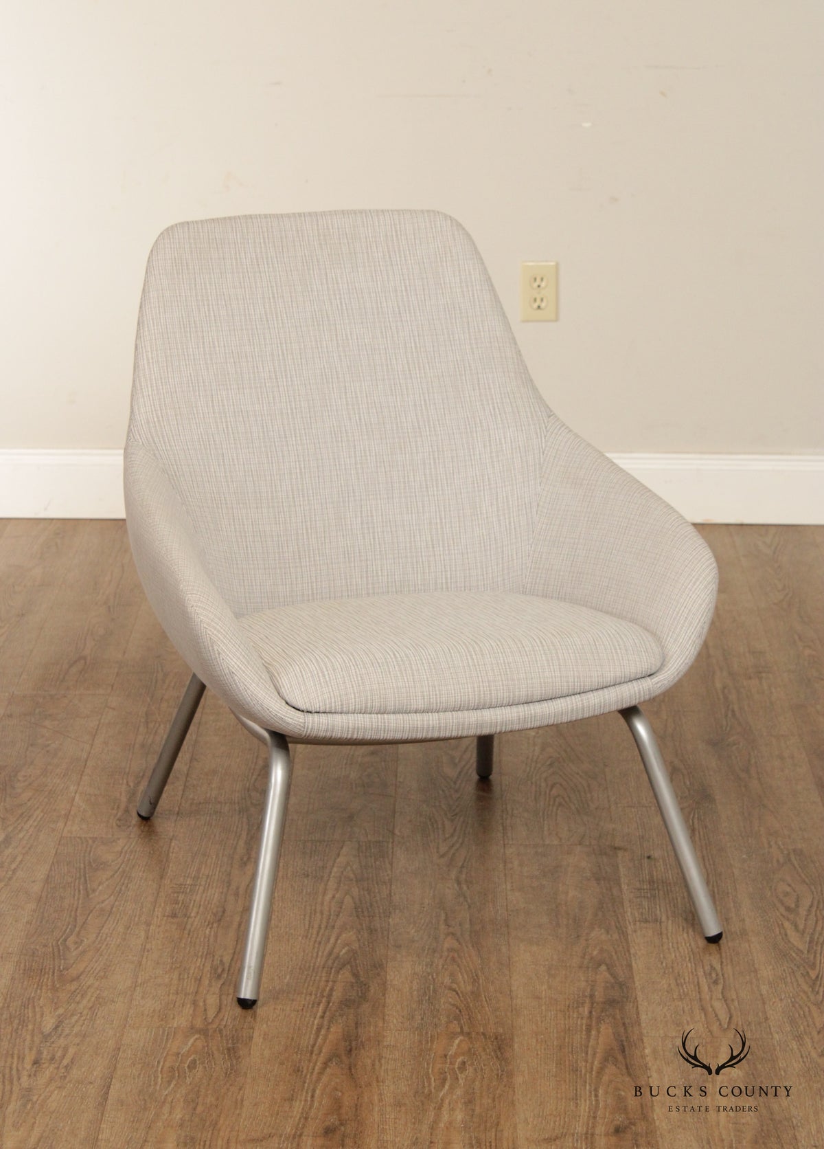 9 to 5 Seating Mid Century Modern Style Pair of 'Lilly' Lounge Chairs