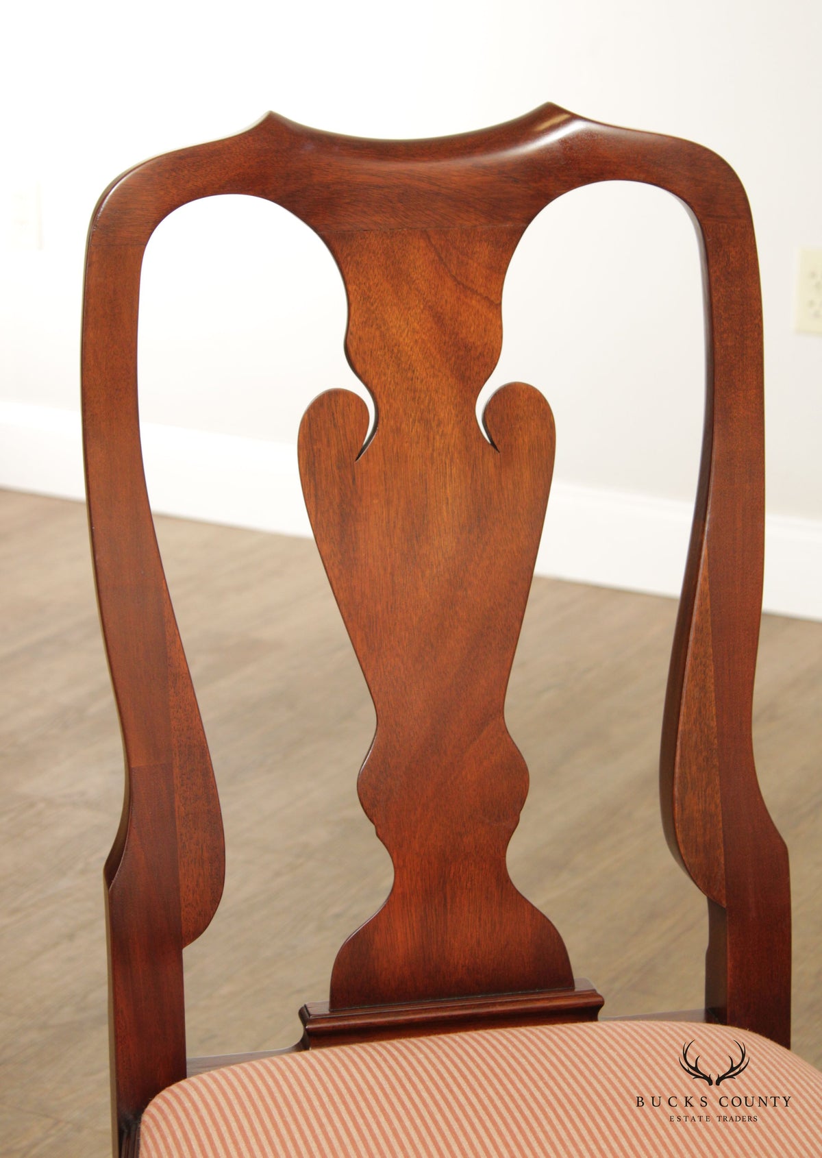Henkel Harris Queen Anne Style Set of 6 Mahogany Dining Chairs